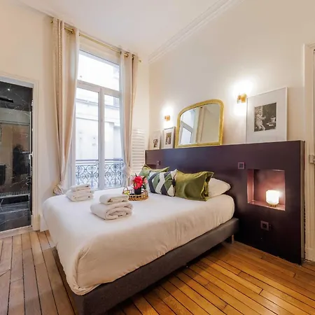 Superb 2bdr 4p - Palais Royal Apartment