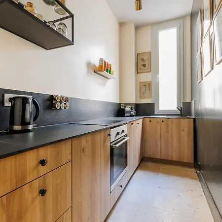 Superb 2bdr 4p - Palais Royal Apartmán *